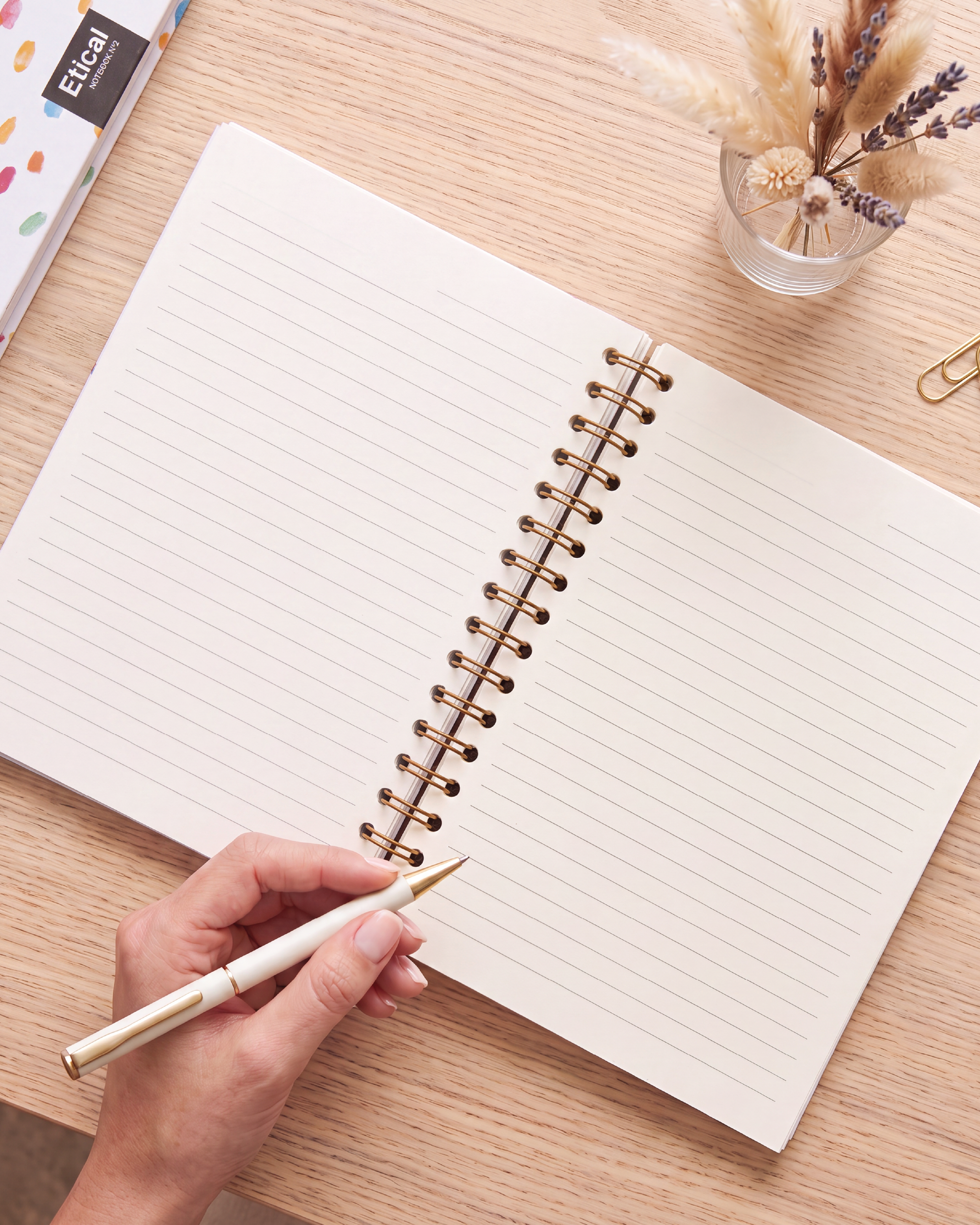Cuaderno Colored Dots Avena A5