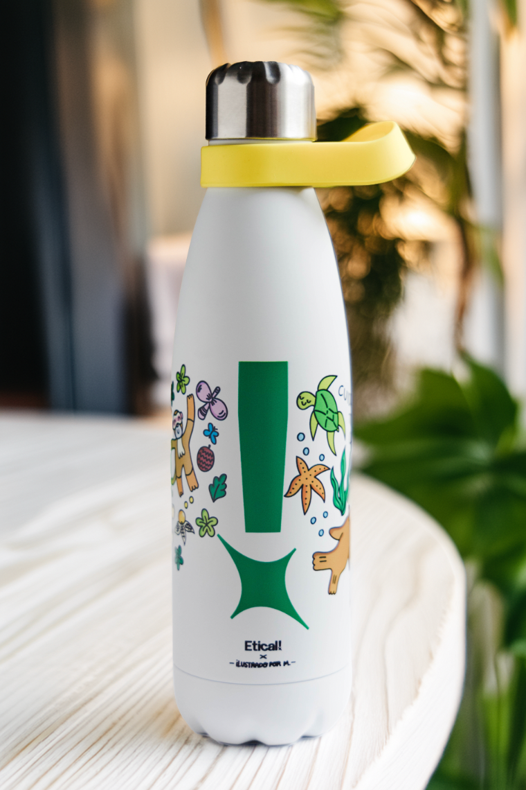 Cola Bottle Blanco Artic 500ml - ILUSTRADO POR M